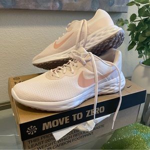 NEW! Women’s Nike Revolution 6 NN - Size 11